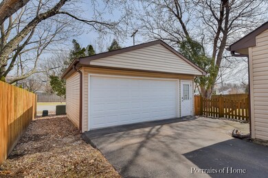 405 Bayview Ave, Naperville, IL 60565 - photo 4