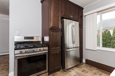 8 Stanton St, Saugus, MA 01906 - photo 4