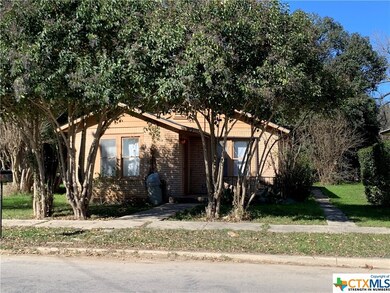 812 W Martin Luther King Dr, San Marcos, TX 78666 - photo 2