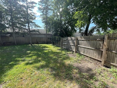 2021 Benjamin St, Saginaw, MI 48602 - photo 2