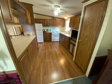 3286 Braeburn St, Jackson, MI 49201 - photo 4