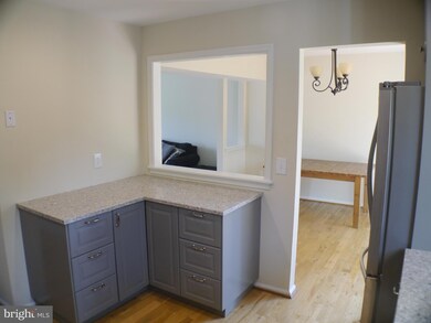 13422 Whaley Ct, Herndon, VA 20171 - photo 7