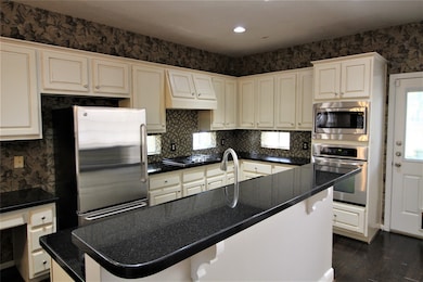 Kitchen 4