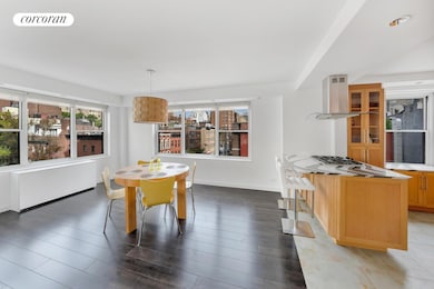 150 E 61st St unit 6E, New York, NY 10065 - photo 3
