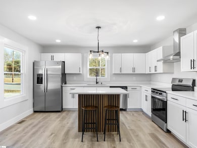 320 Carney St, Drayton, SC 29333 - photo 3