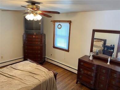 Big bedroom 14.5 X 11