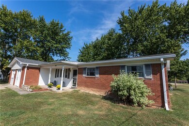 102 E Maple St, Roachdale, IN 46172 - photo 4