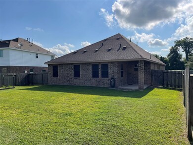 5906 Carnaby Ln, Rosenberg, TX 77471 - photo 4