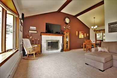 N93W17516 Pageant Dr, Menomonee Falls, WI 53051 - photo 5