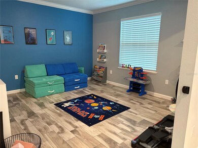 Office can be used as bedroom -crown molding