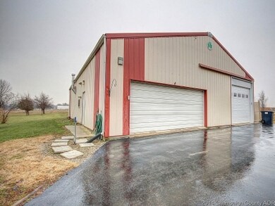 303 S White Oak St, Camargo, IL 61919 - photo 4