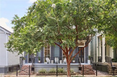 Fabulous location nestled between the Historic Gar