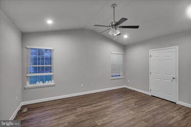 523 Elm St, West Reading, PA 19611 - photo 2