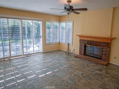 Open kitchen to family room
