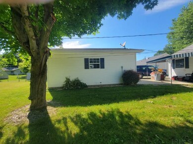 3206 S Dunbar Dr, Marion, IN 46953 - photo 2