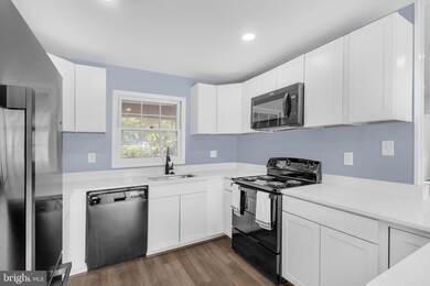 12113 Round Tree Ln, Bowie, MD 20715 - photo 5