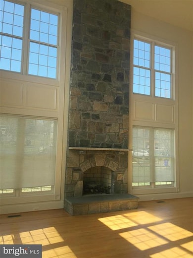 11555 Jamestown Ct, Laurel, MD 20723 - photo 4