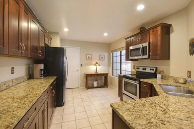 215 E Horizon Cir unit 108, Tucson, AZ 85737 - photo 3