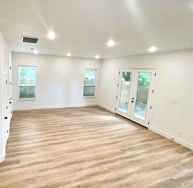 5312 Denmark St, Houston, TX 77028 - photo 3