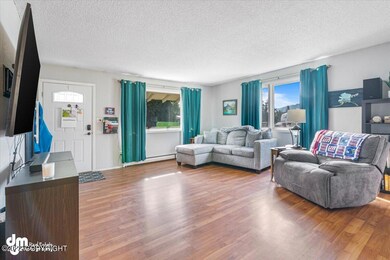 04-Living Room_ETL7384