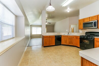 29130 Fox Fountain Ln, Spring, TX 77386 - photo 7