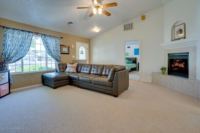 106 Meadow Cir, Bloomfield, NM 87413 - photo 3