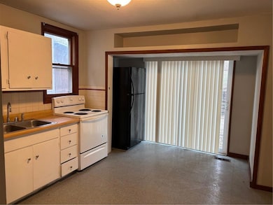 2423 S 12th St, Saint Joseph, MO 64503 - photo 7