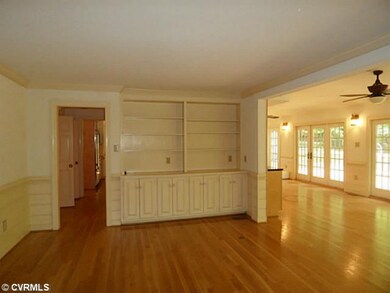 Den/Family/Great Room - Built in Bookcases, opens 
