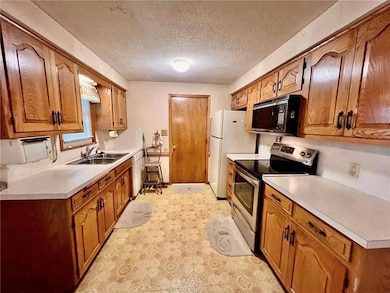 9744 Wallace Ave, Kansas City, MO 64134 - photo 2