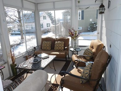 33 Sunnyside St, Manchester, NH 03103 - photo 4