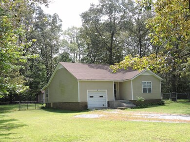 837 Gilley Cir, Manchester, TN 37355 - photo 2