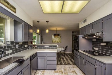 10212 W Royal Oak Dr AZ-6