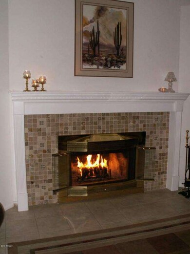 1529 N Apache Dr, Chandler, AZ 85224 - photo 2