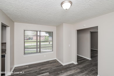 004-photo-dining-room-11474551