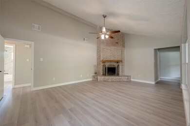 7331 Wood Bluff Blvd, Houston, TX 77040 - photo 6