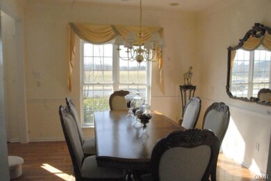 7044 Periwinkle Dr, Macungie, PA 18062 - photo 5