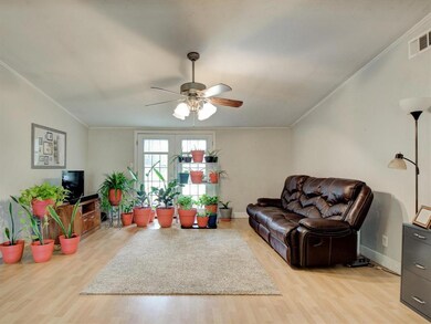 226 Cleveland St, Cleburne, TX 76031 - photo 4