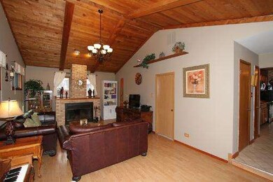 2203 Martin Ln, Rolling Meadows, IL 60008 - photo 3