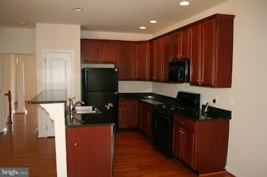 25267 Nesting Square, Chantilly, VA 20152 - photo 5