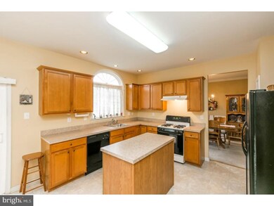 1501 Maywood Ln, Pottstown, PA 19464 - photo 5