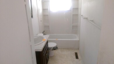 3676 Abney bathroom