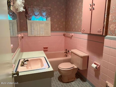 230 Vardaman St N, Wiggins, MS 39577 - photo 4