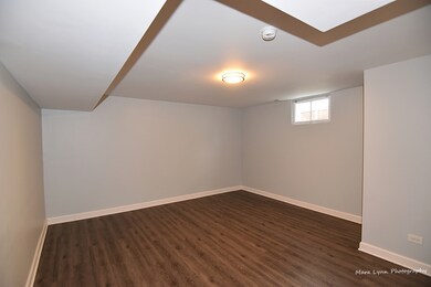 811 W Downer Place, Aurora, IL 60506 - photo 6