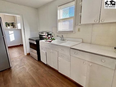 417 W Euclid St, McPherson, KS 67460 - photo 5