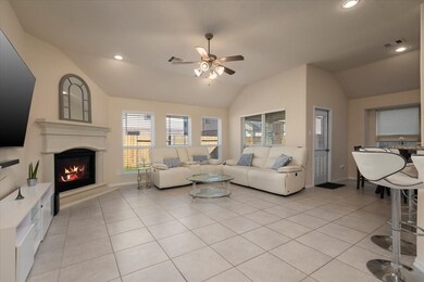 4606 Clara Rose Ln, Katy, TX 77449 - photo 3