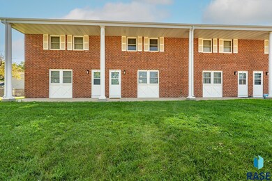 101 Pipestone St unit 2, Brandon, SD 57005 - photo 2