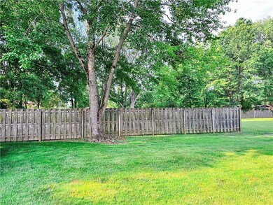 26643 Lake of the Falls Blvd, Olmsted Falls, OH 44138 - photo 4