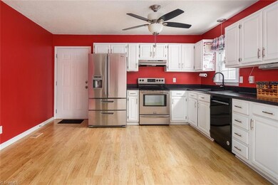 5300 River Rd, Jamestown, NC 27282 - photo 7