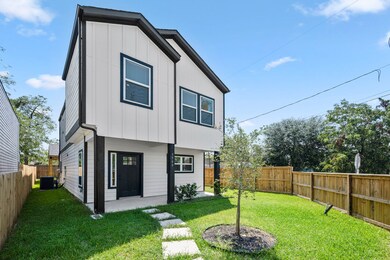 5700 Elysian St, Houston, TX 77009 - photo 2