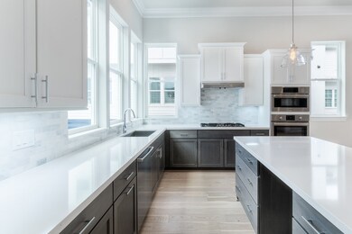 819 Bringhurst St, Houston, TX 77020 - photo 6